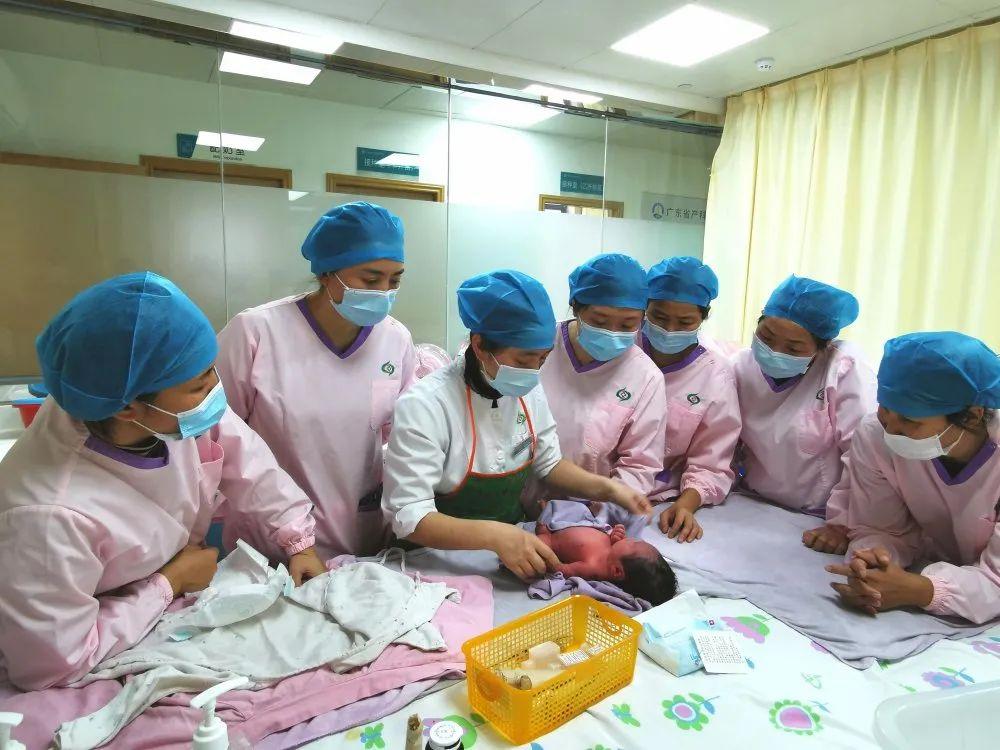 扎兰屯市妇婴监护型护送